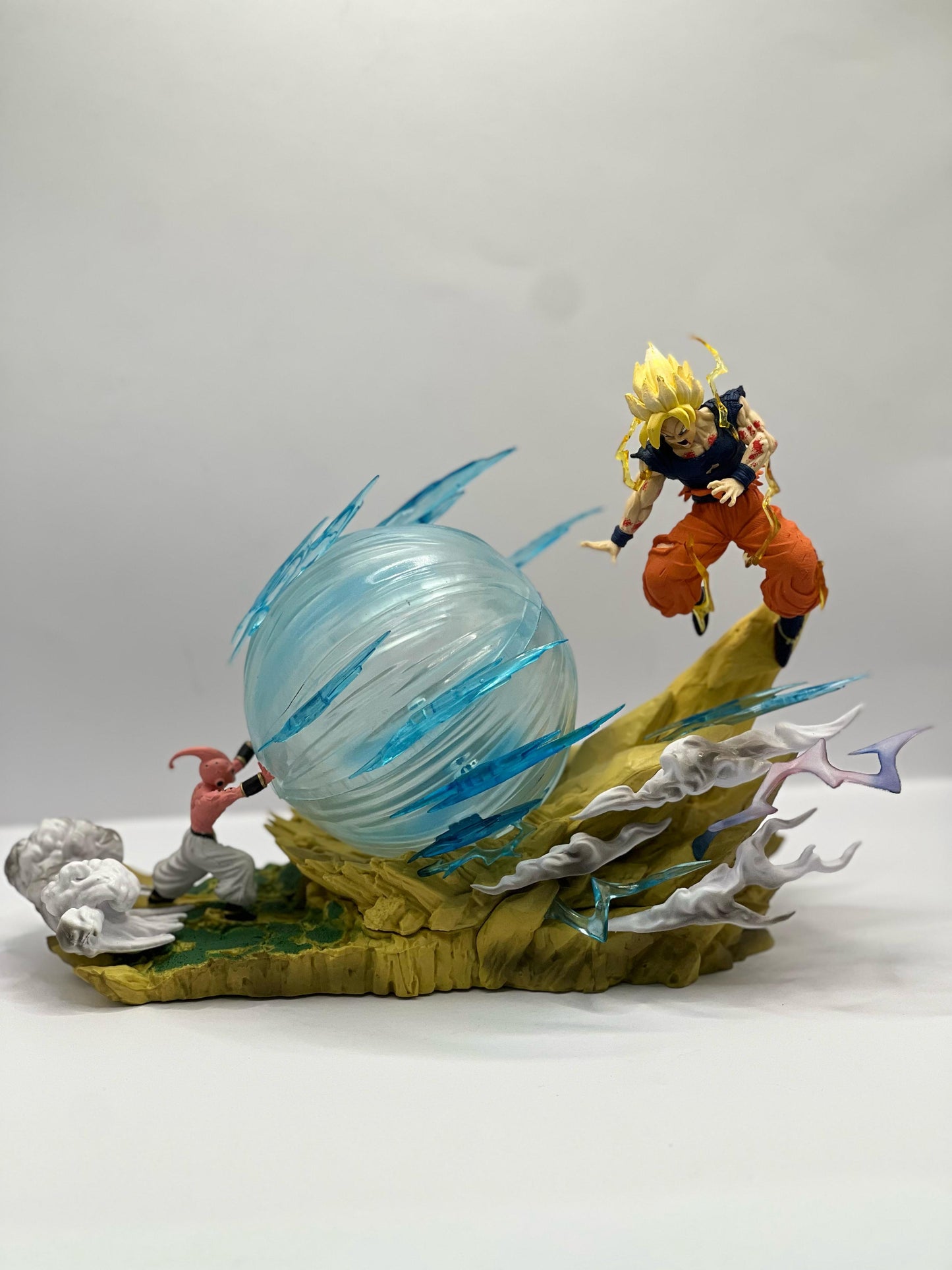 GOKU VS MAJIN BU "SFERA GENKIDAMA" 23CM