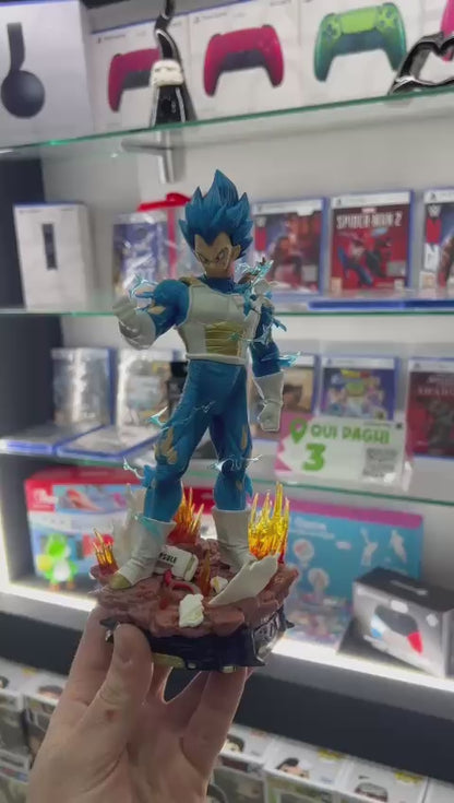 VEGETA CON 3 TRASFORMAZIONI 23CM